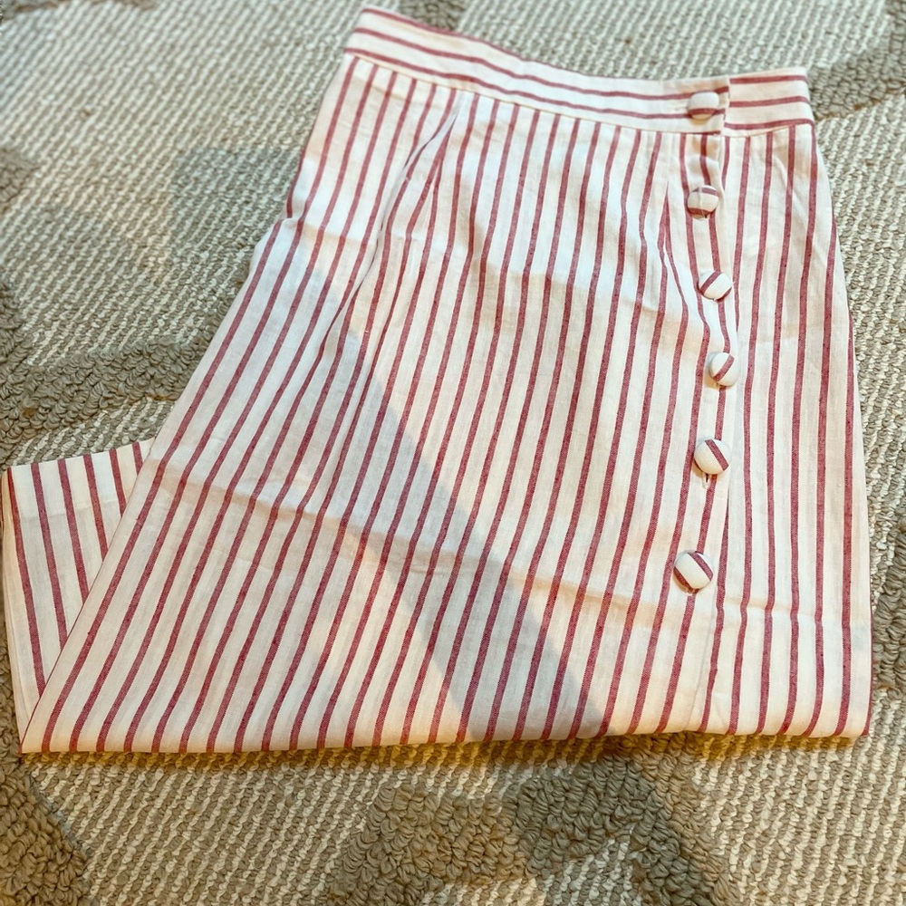 Stripped skirt with slit
